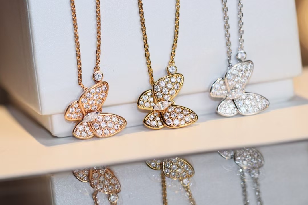 Replica Van Cleef & Arpels Two Butterfly Pendant Necklace
