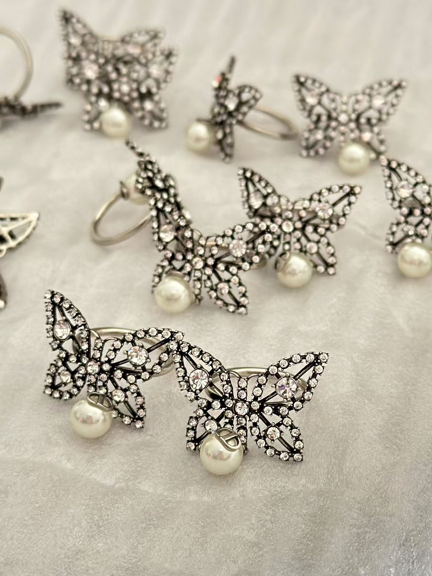 Replica Dior Butterfly Pearl Dangle Ring