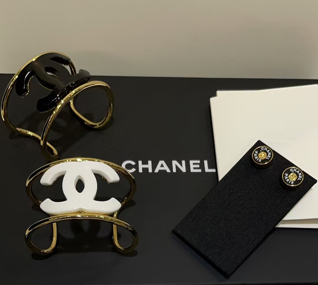 Replica Chanel CUFF Funky Exaggerated Geometric Bangle Bracelet