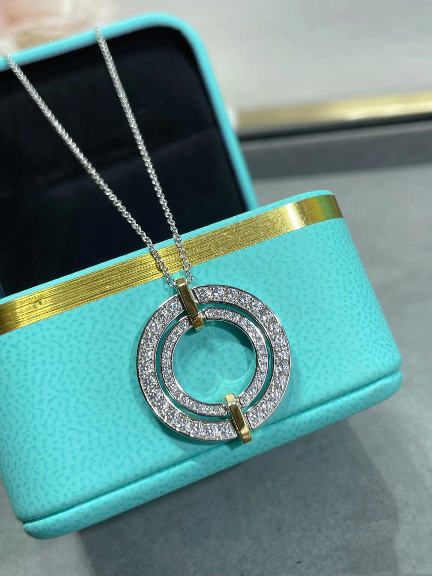 Replica Tiffany Mixed Metal Color Large Round Pendant Necklace