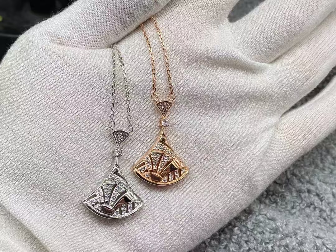 Replica Bvlgari Divas' Dream Necklace