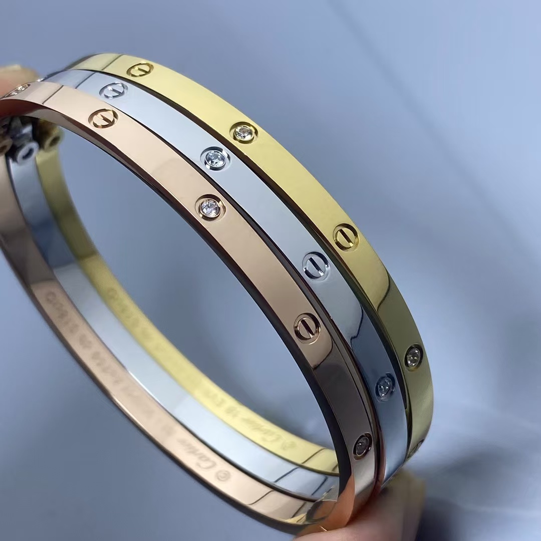 Replica Cartier LOVE Bracelet - Six Diamonds