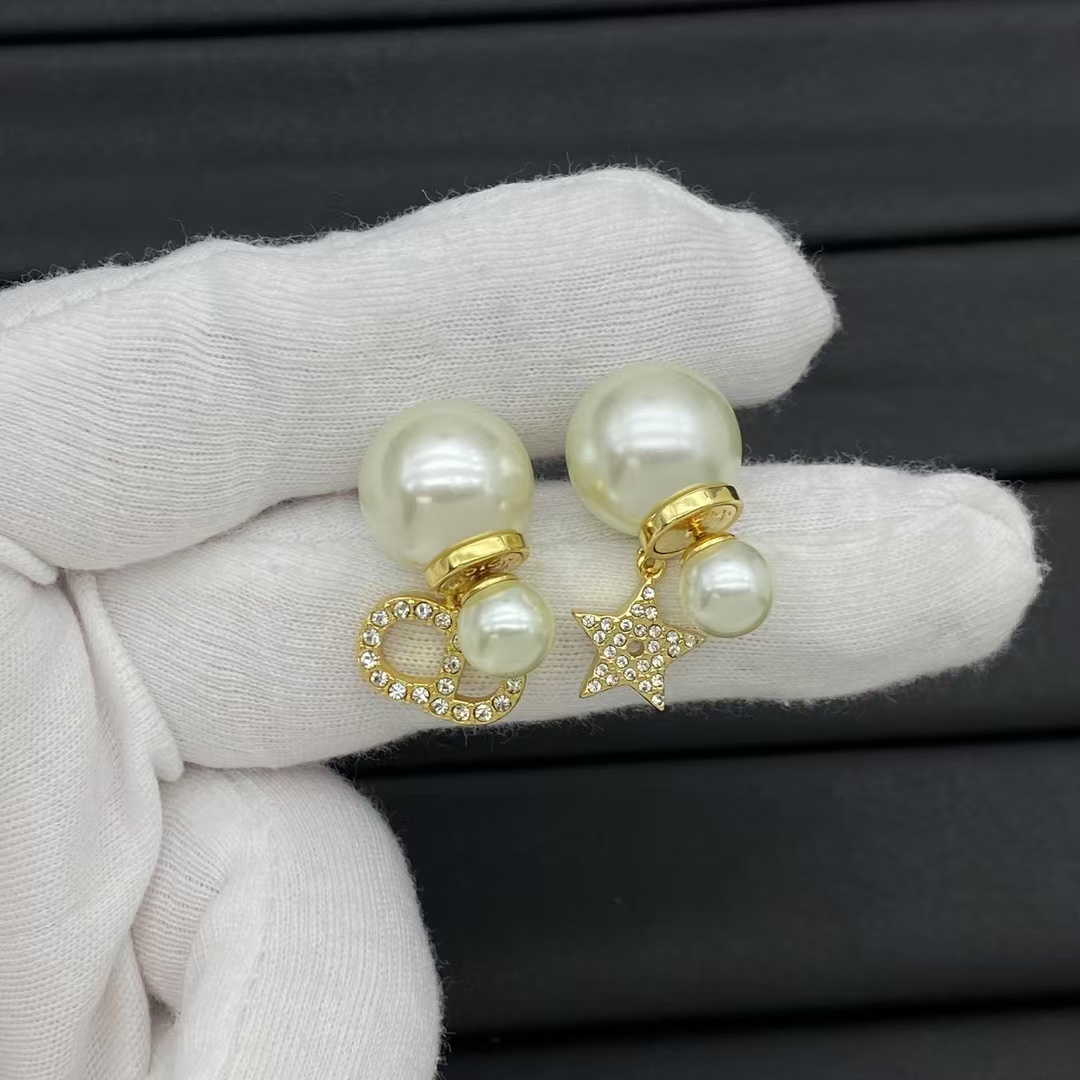 Replica Dior Asymmetric Charms Pearl Earrings
