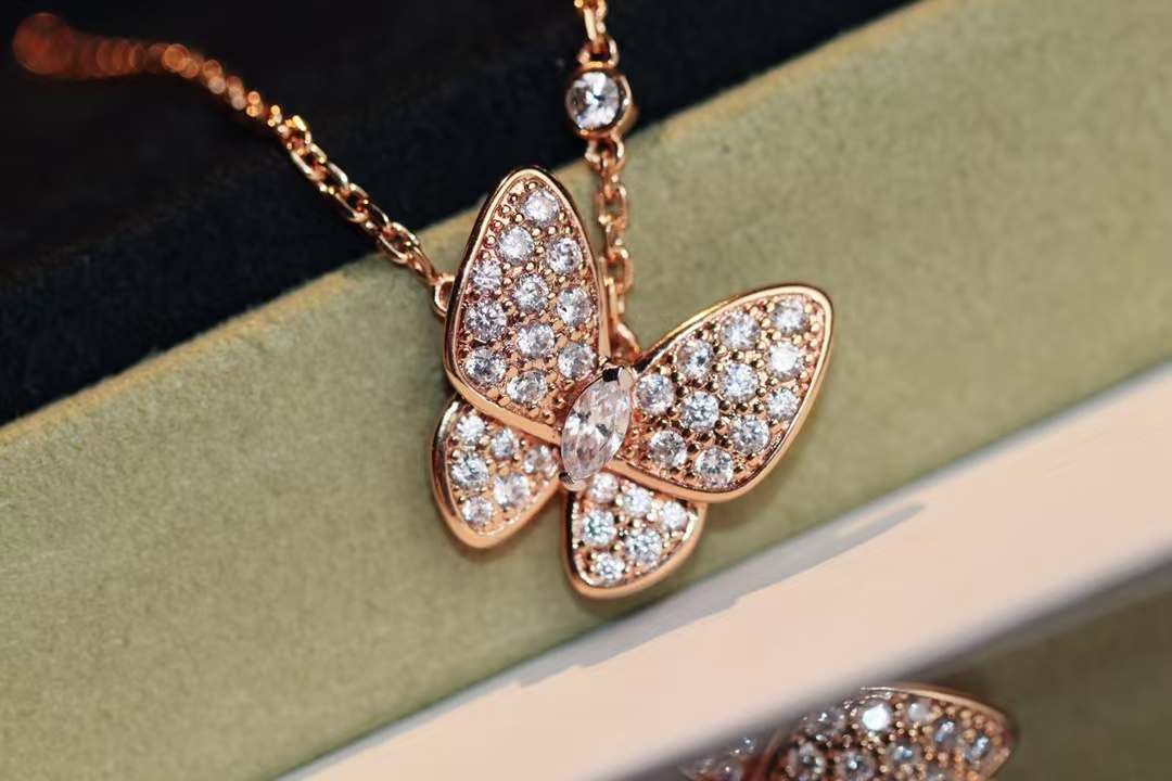 Replica Van Cleef & Arpels Two Butterfly Pendant Necklace
