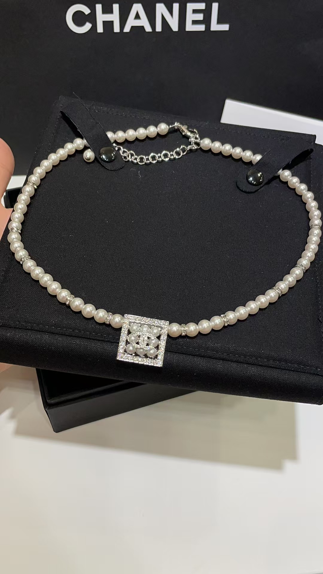 Replica Chanel Square Pendant Pearl Necklace