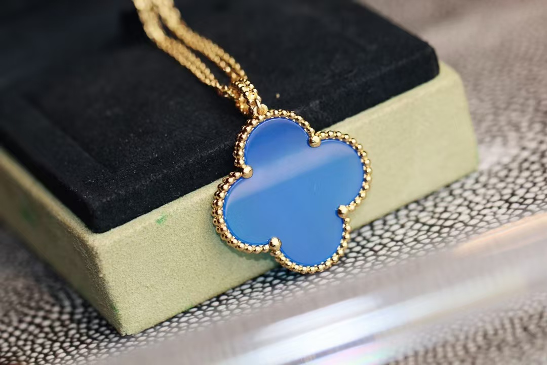 Replica Van Cleef & Arpels Vintage Alhambra Pendant Necklace - Large