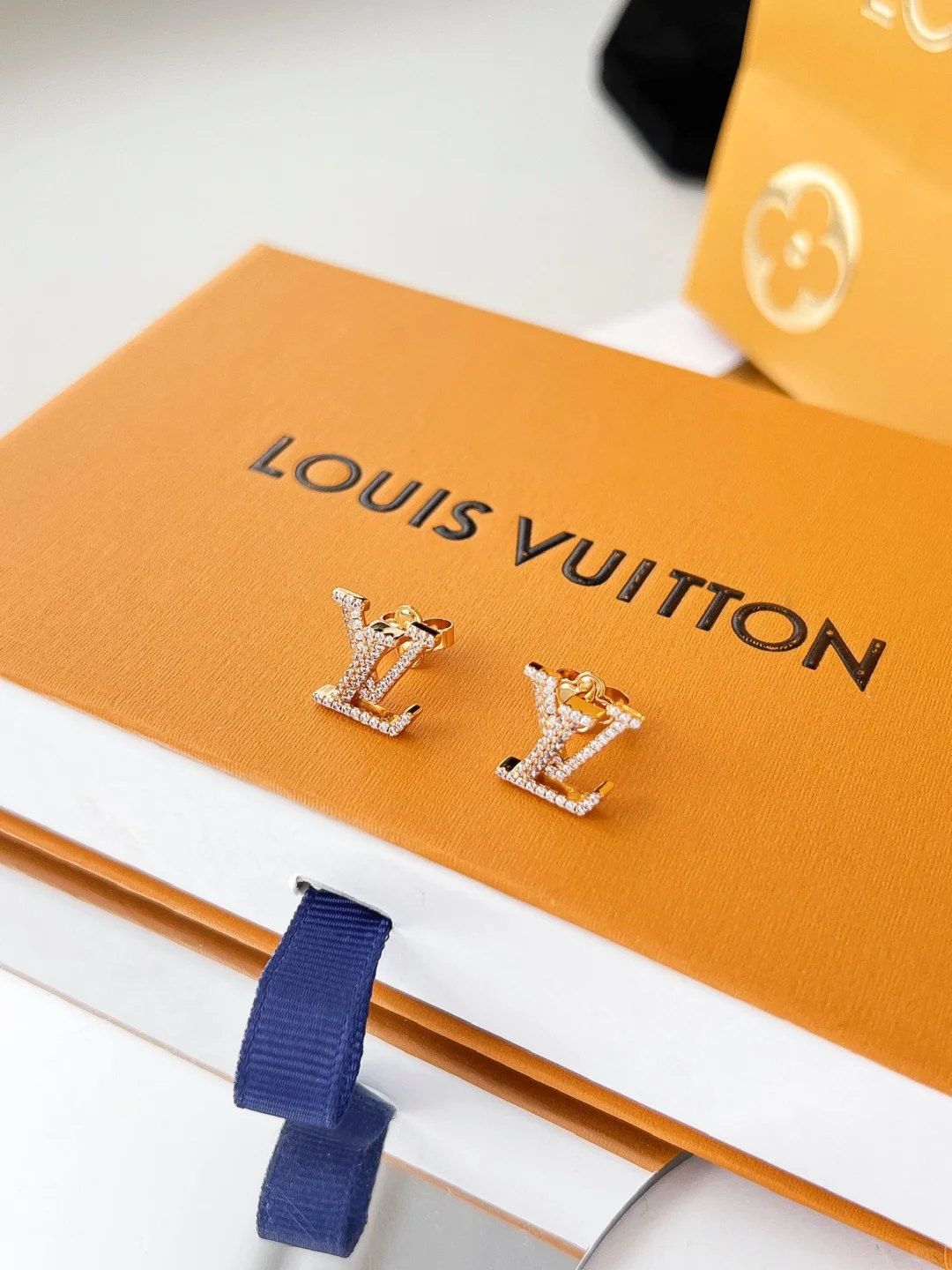 Replica Louis Vuitton Diamond LV Letter Earrings