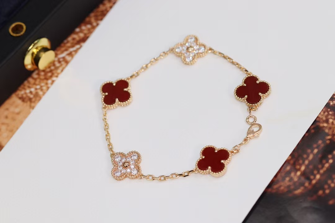 Replica Van Cleef & Arpels Carnelian Five Clover Bracelet 5 Motifs