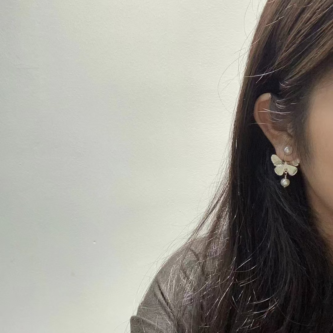 Replica Dior Butterfly with Pearl Earrings