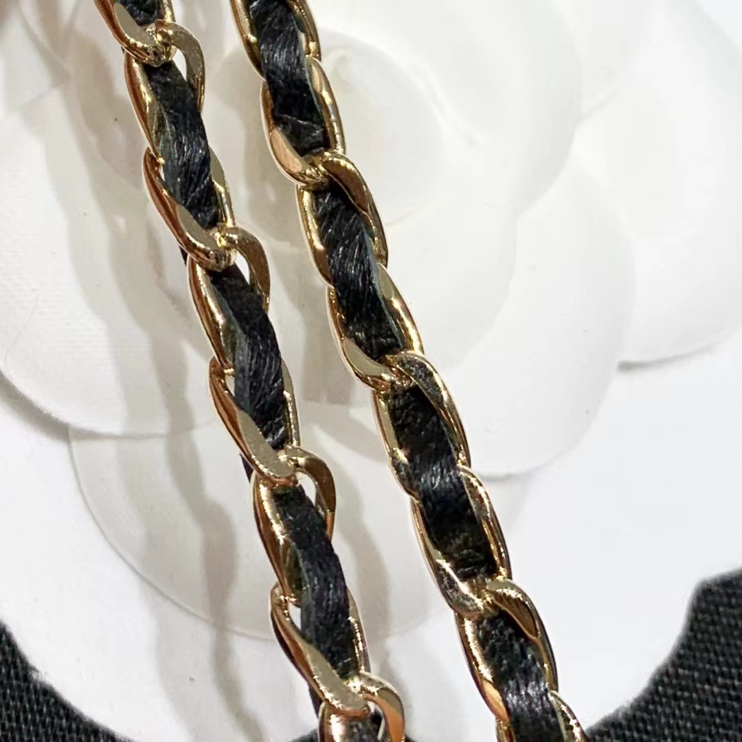 Replica Chanel Perfume Bottle Necklace