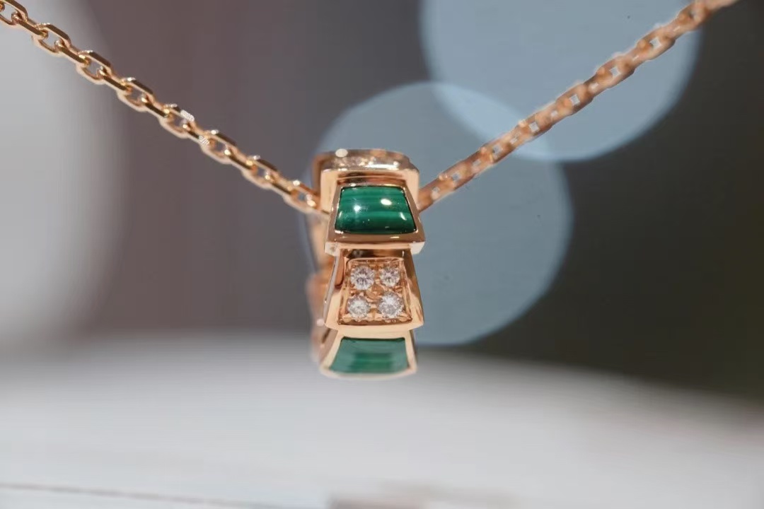 Replica Bvlgari Serpenti Viper Necklace