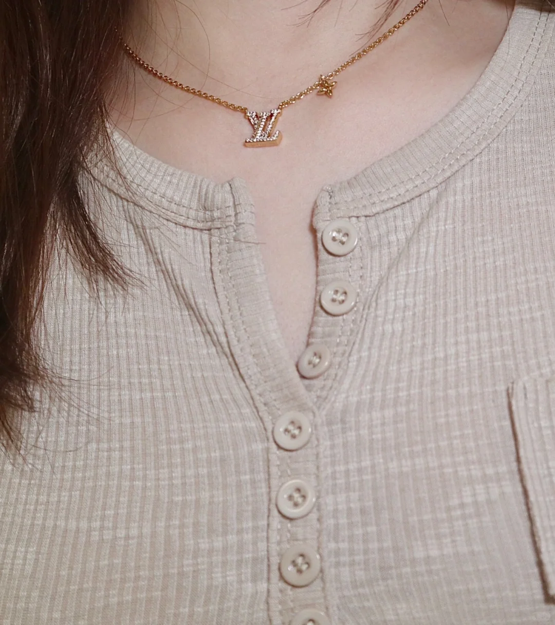 Replica Louis Vuitton LV Letter Pendant Necklaces