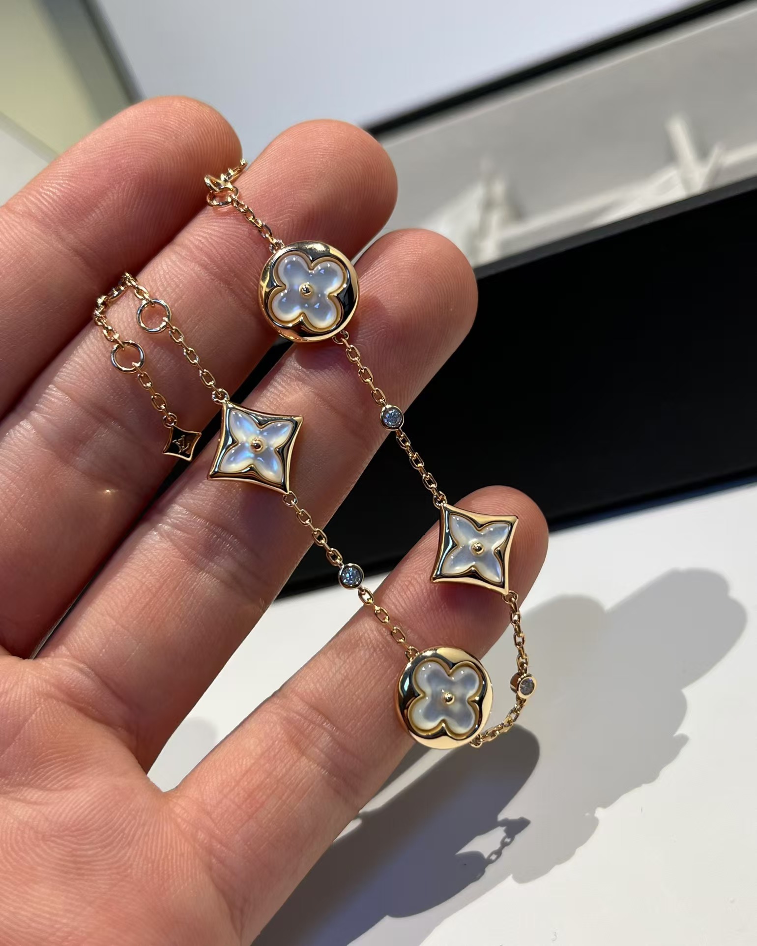 Replica Louis Vuitton Color Blossom Star Sun Bracelet