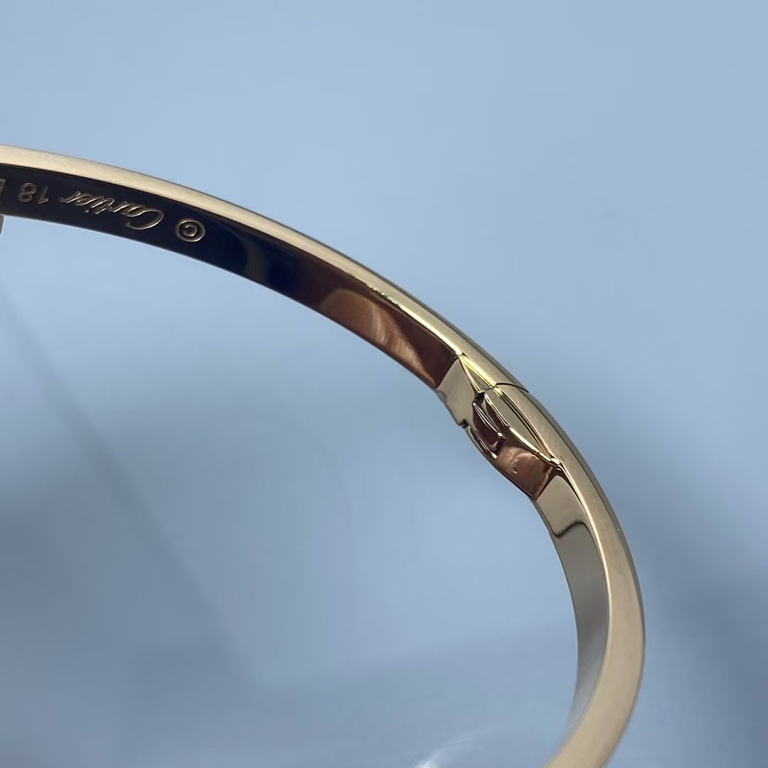 Replica Cartier LOVE Bracelet
