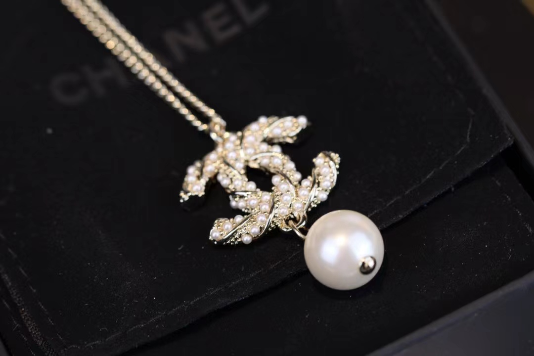 Replica Chanel Long Sweater Pearl Drop Necklace