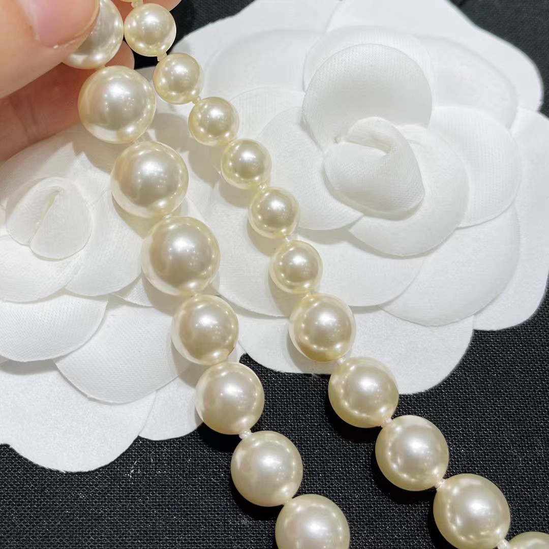 Replica Chanel Vibe Gradient Pearl Necklace