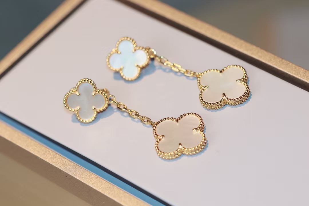 Replica Van Cleef & Arpels Magic Alhambra Earrings, 2 Motifs