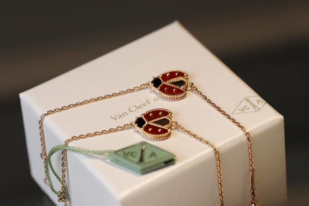 Replica Van Cleef & Arpels Lucky Spring Bracelet, Open Wings Ladybug