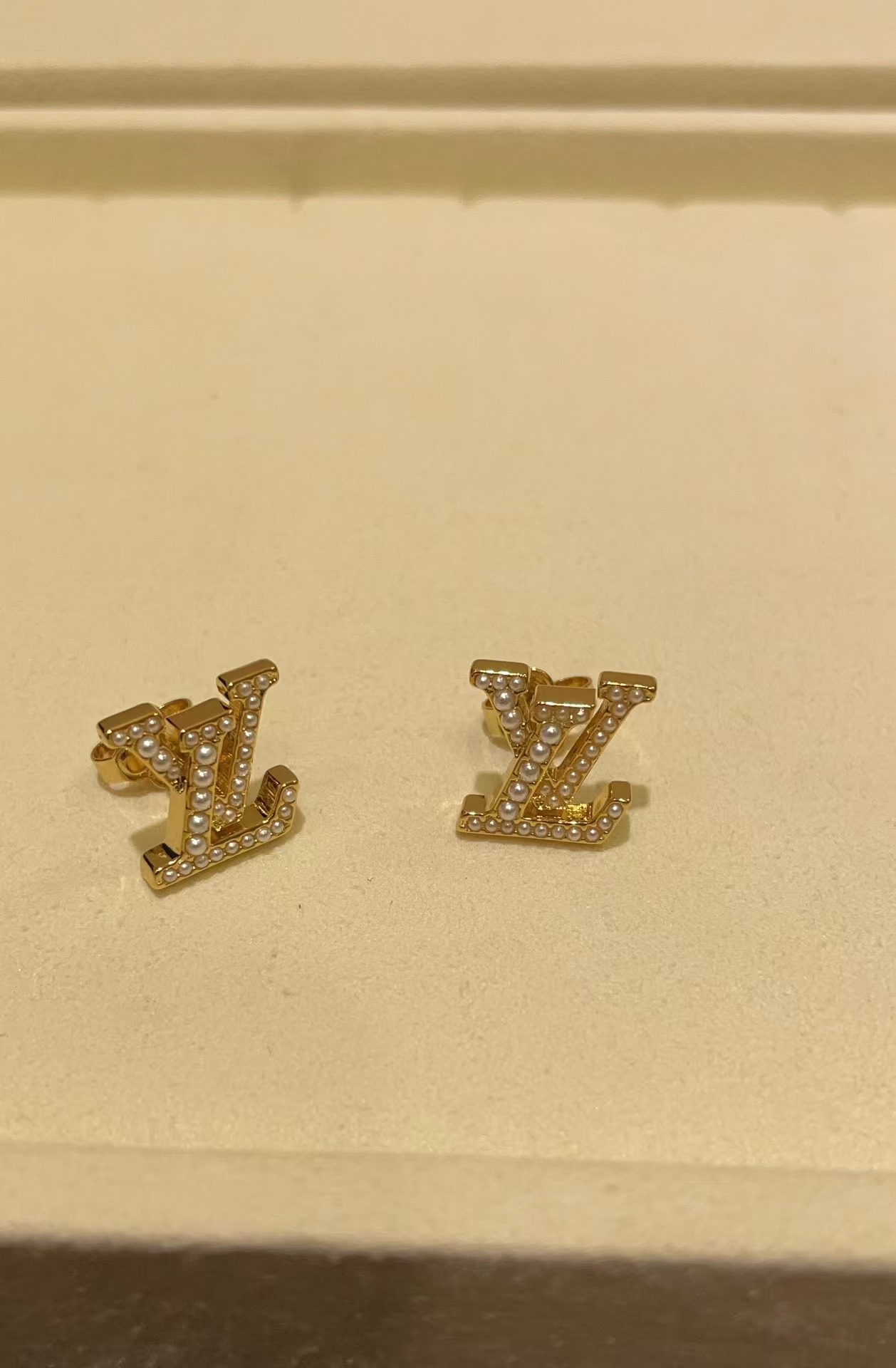 Replica Louis Vuitton LV Letter Stud Earrings