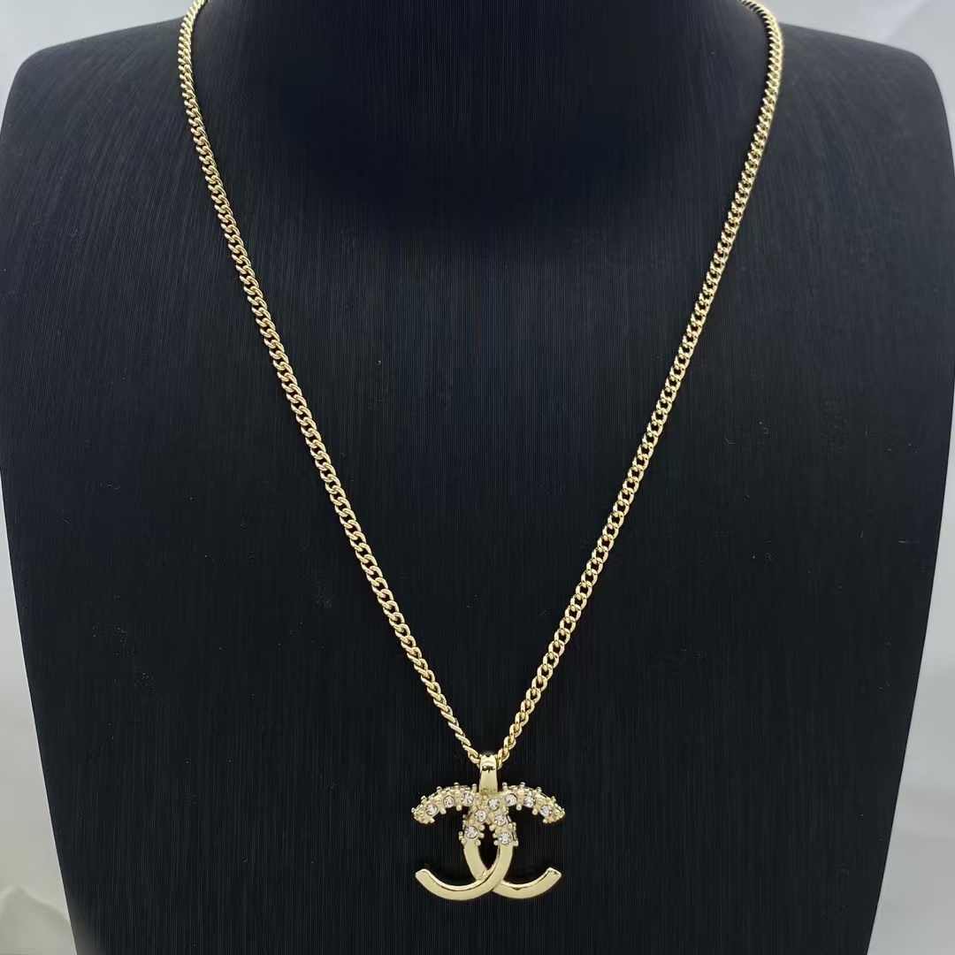 Replica Chanel Coco Pendant Minimalistic Gold Necklace