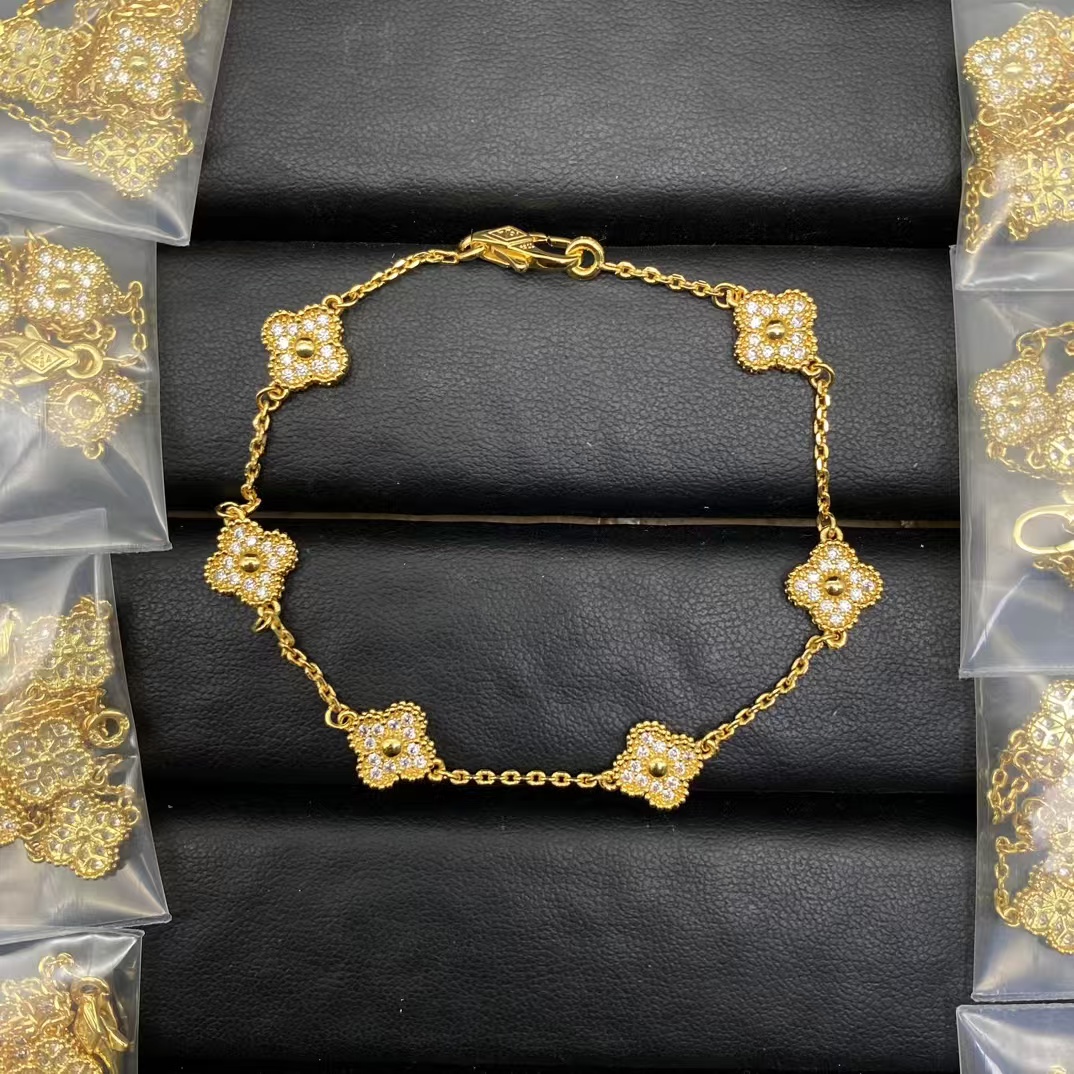 Replica Van Cleef & Arpels Six Clover Bracelet 6 Motifs