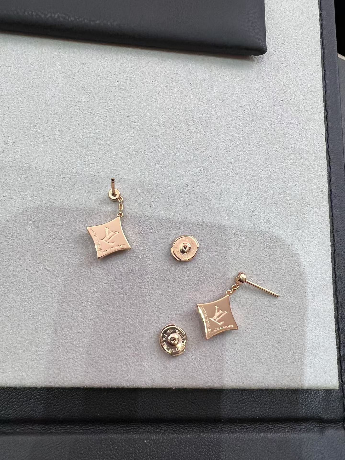 Replica Louis Vuitton Color Blossom BB Star Earring Studs
