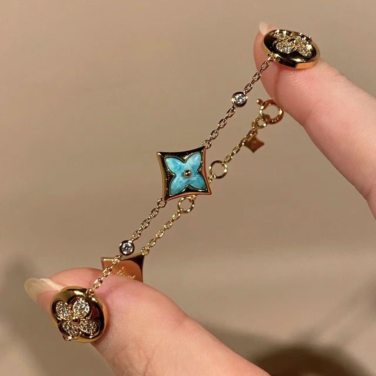 Replica Louis Vuitton Color Blossom Star Sun Bracelet
