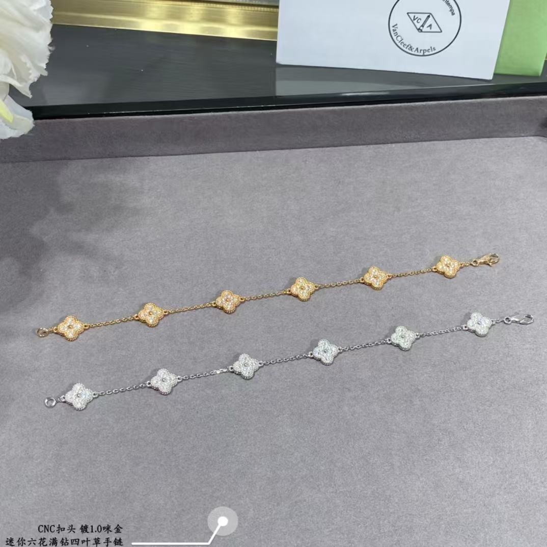 Replica Van Cleef & Arpels Full Diamond Six Clover Bracelet 0.9mm