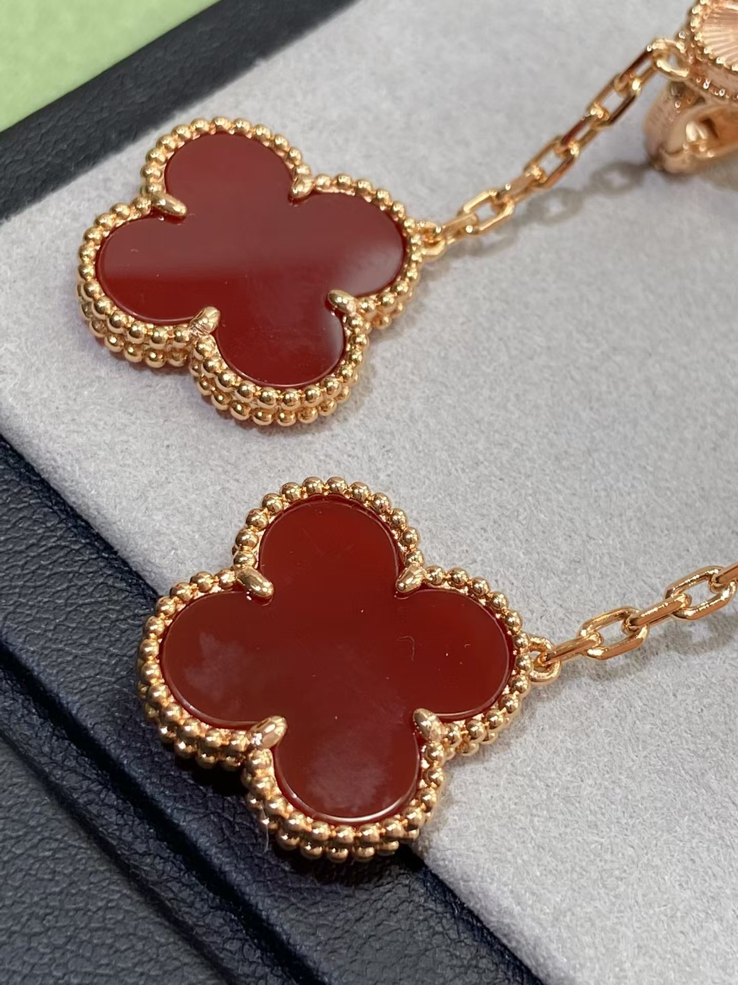 Replica Van Cleef & Arpels Magic Alhambra Earrings, 2 Motifs