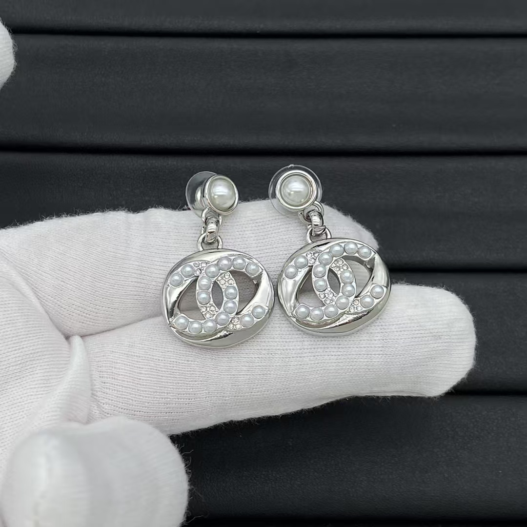 Replica Chanel Pearl and Diamond Paved Earrings