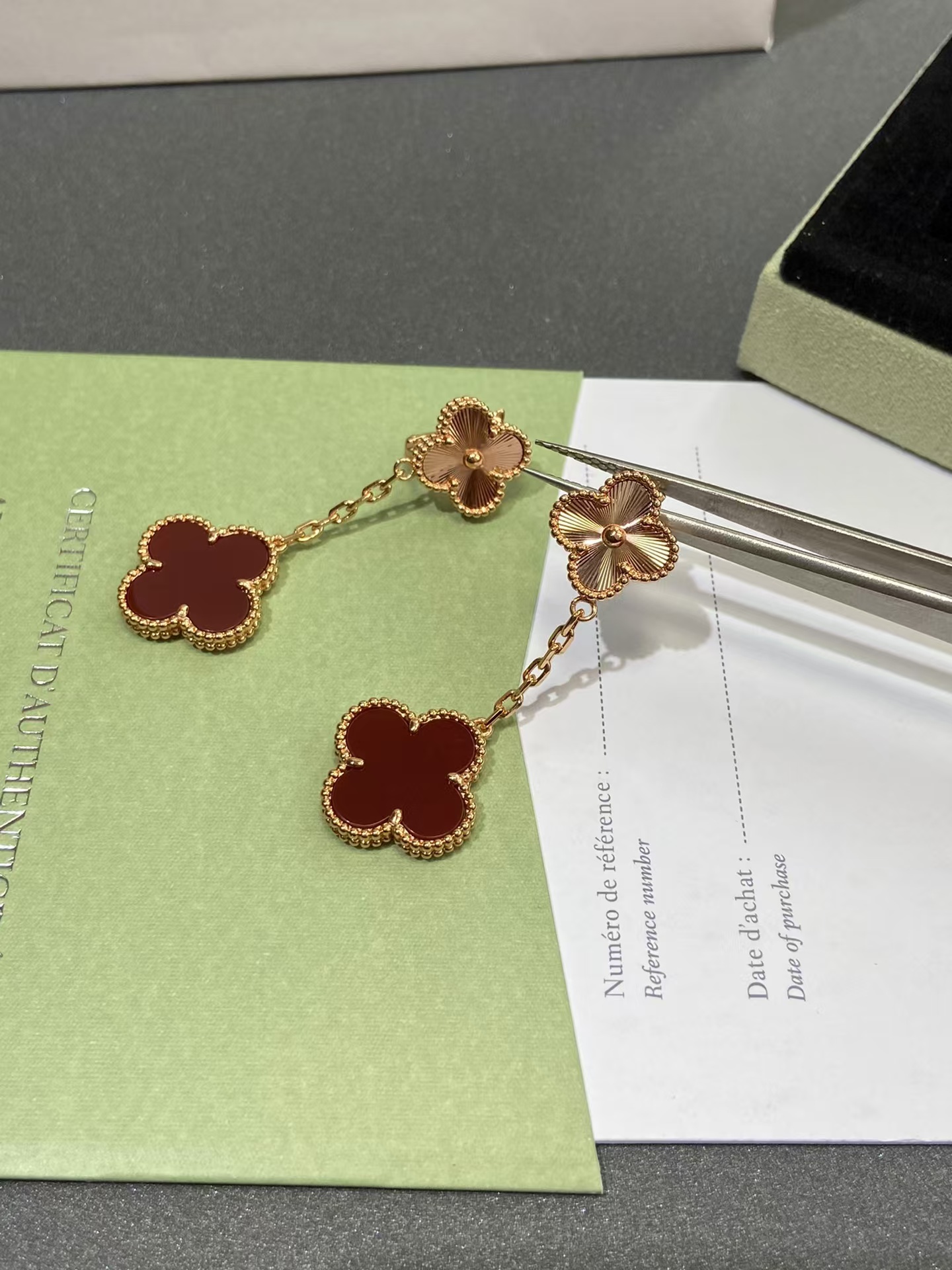 Replica Van Cleef & Arpels Magic Alhambra Earrings, 2 Motifs