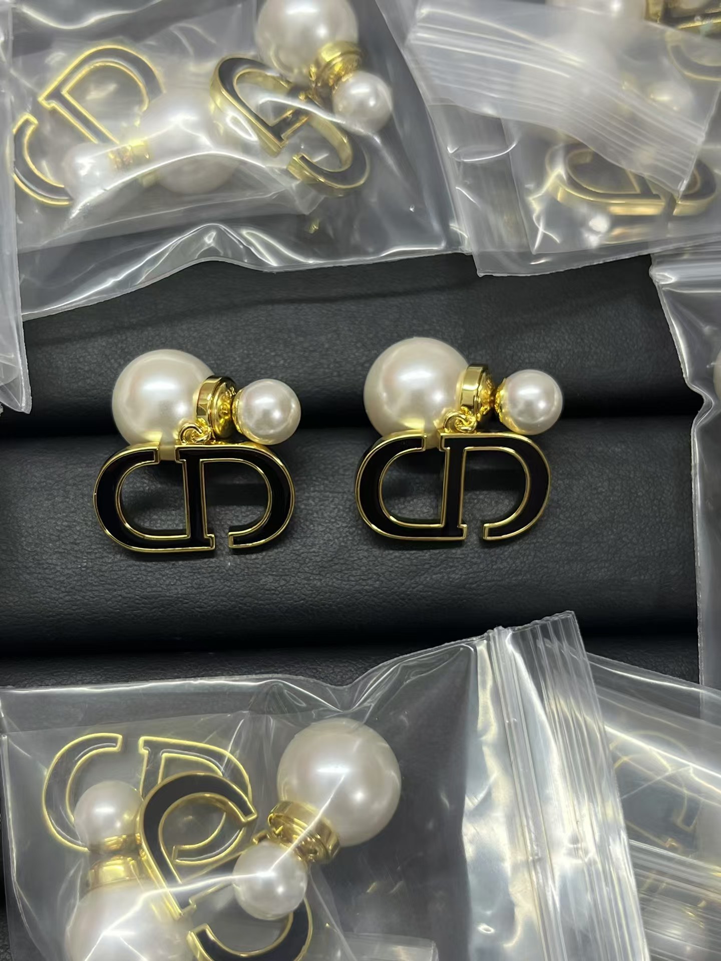 Replica Dior Enamel CD Dangle Pearl Earrings