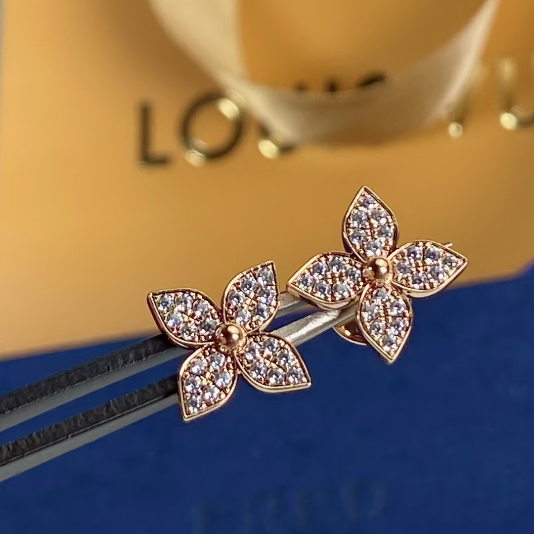 Replica Louis Vuitton Diamond Flower Stud Earrings