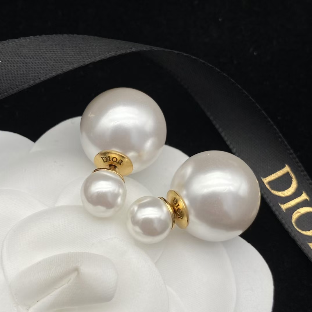 Replica Dior Classic Pearl Earrings