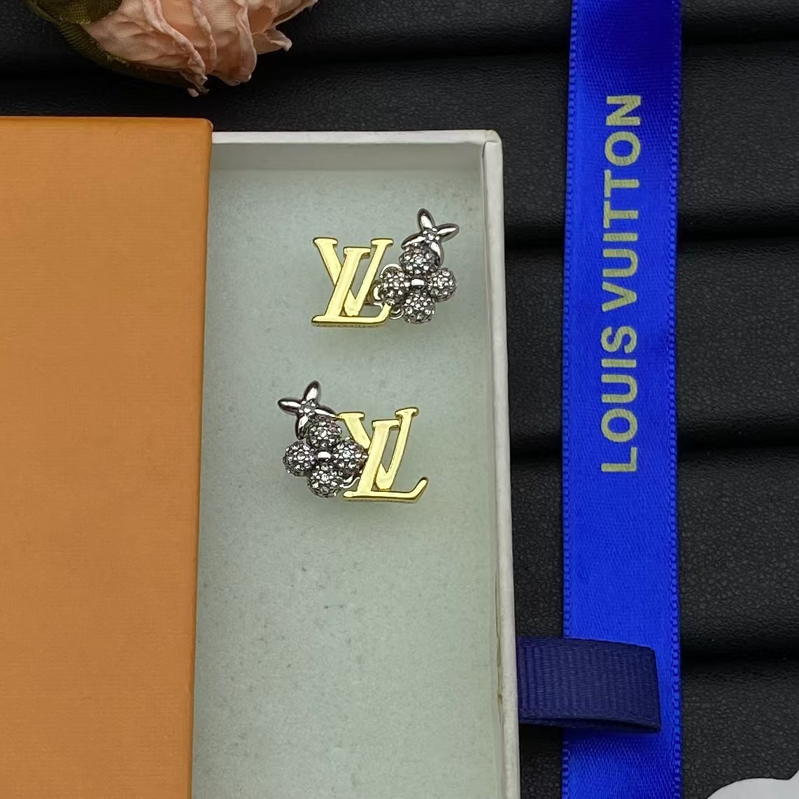 Replica Louis Vuitton Mixed Color Stud Earrings
