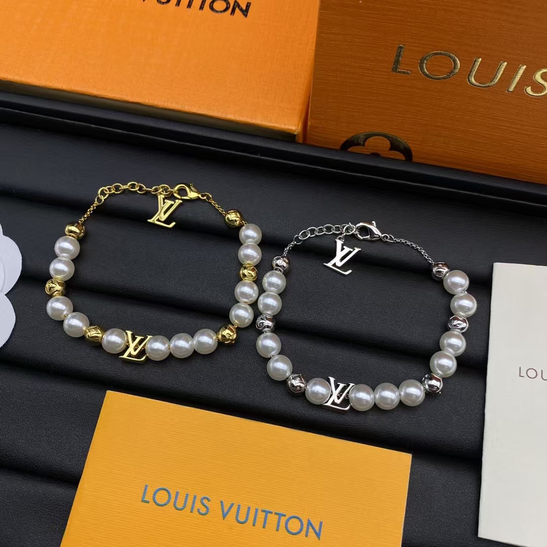 Replica Louis Vuitton Pearl Bracelet