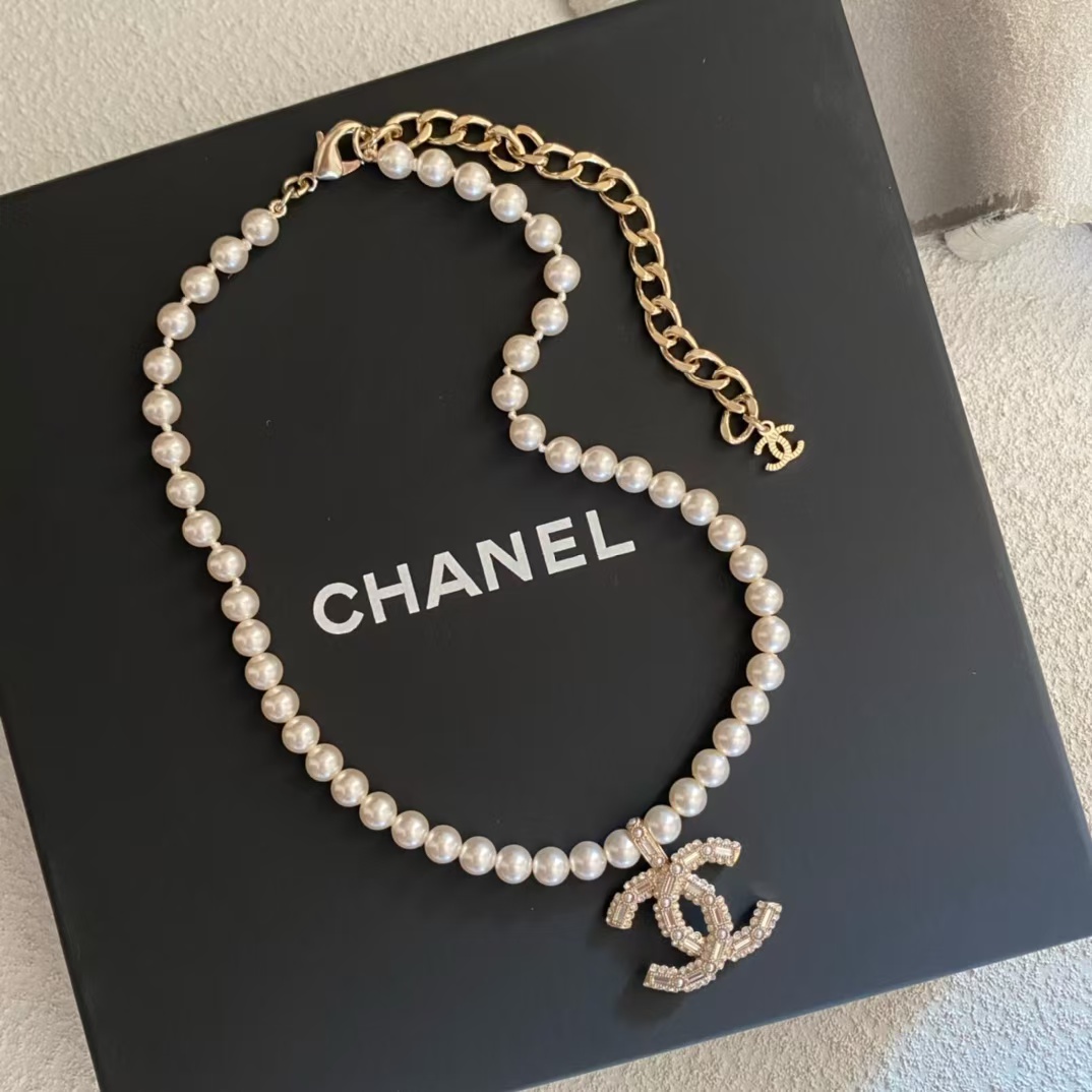 Replica Chanel Big Double C Pendant Pearl Necklace