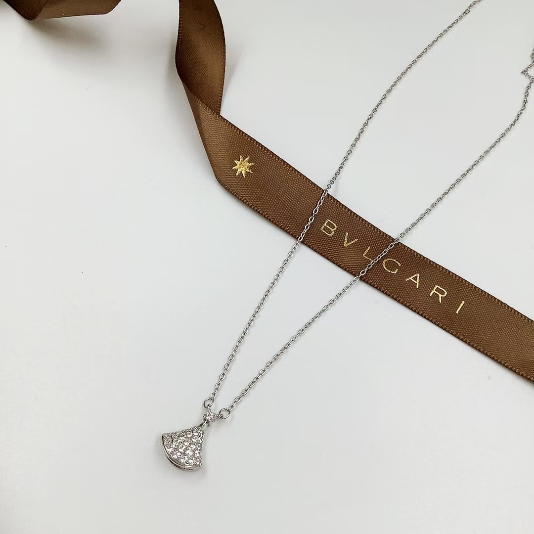 Replica Bvlgari Divas' Dream Necklace