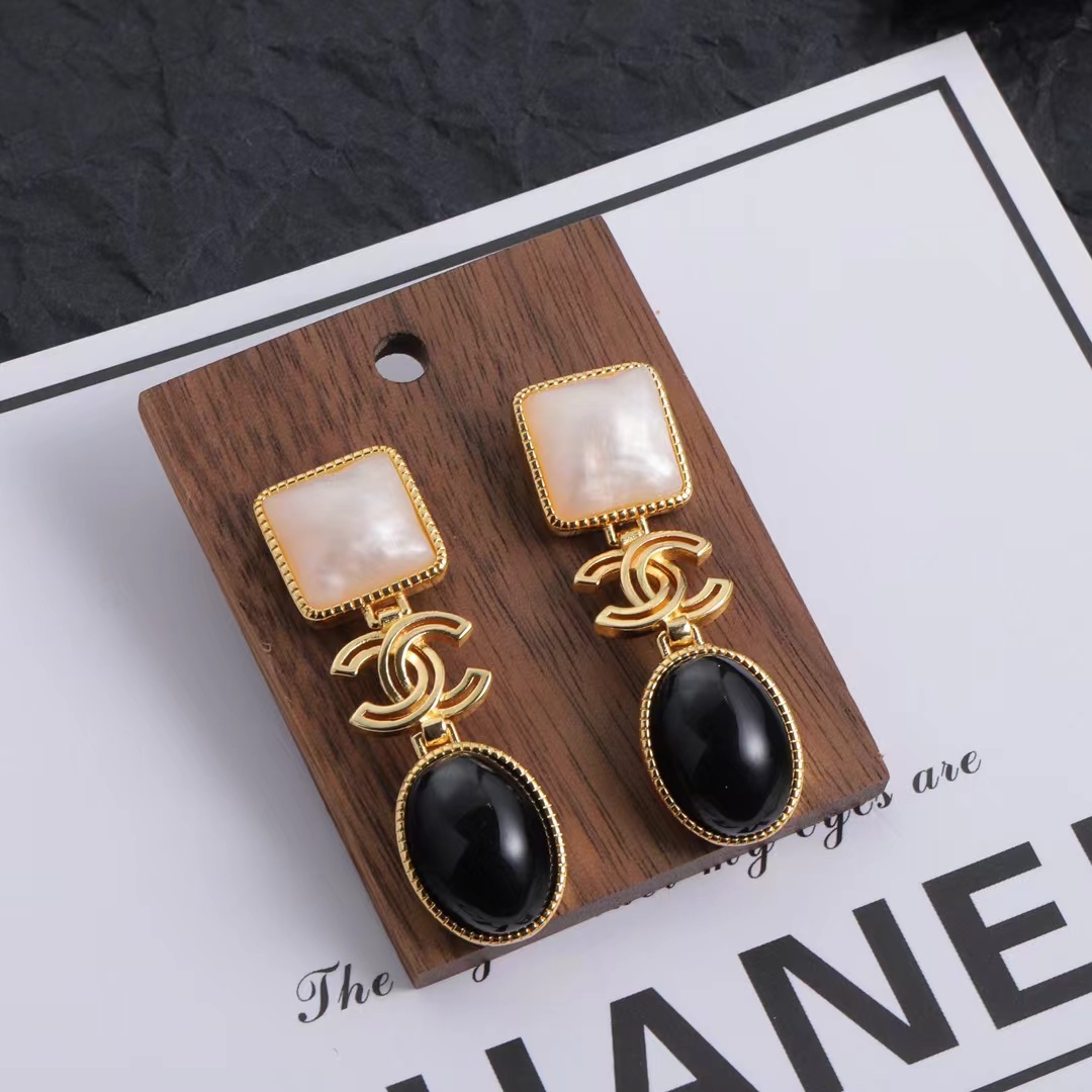 Replica Chanel Retro Style Earrings