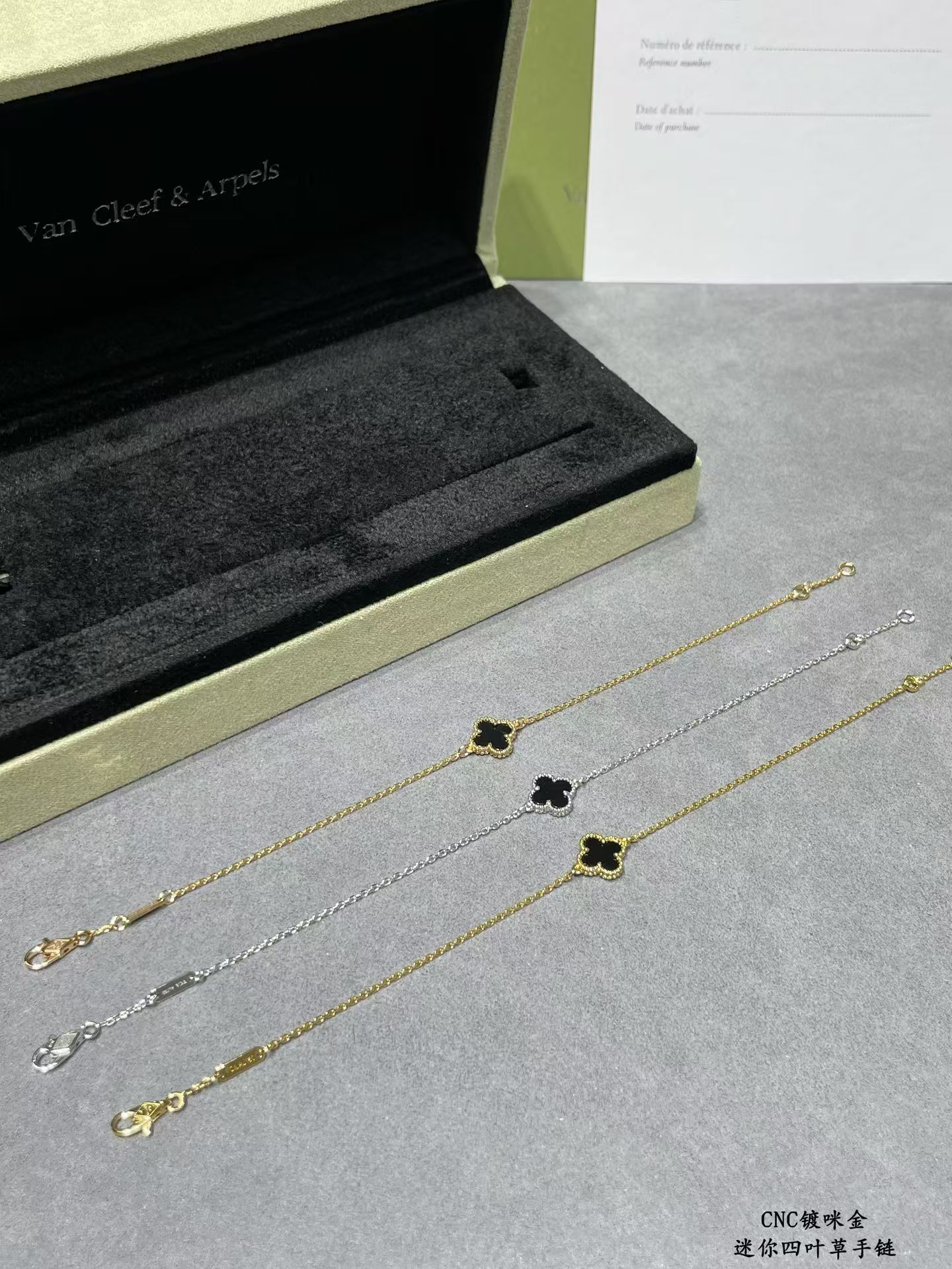 Replica Van Cleef & Arpels Black Agate Single Clover Bracelet