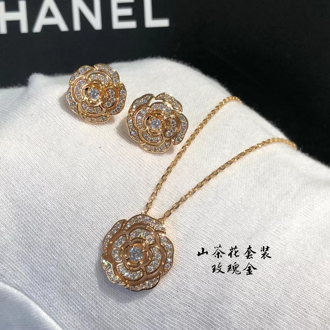 Replica Chanel Diamond Camellia Flower Pendant Necklace