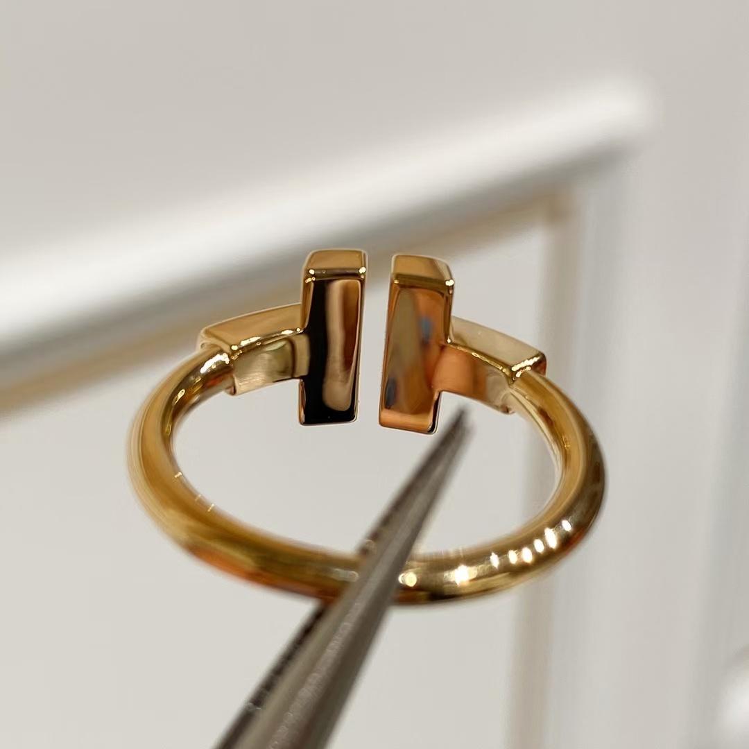 Replica Tiffany Mother of Pearl Double T Ring