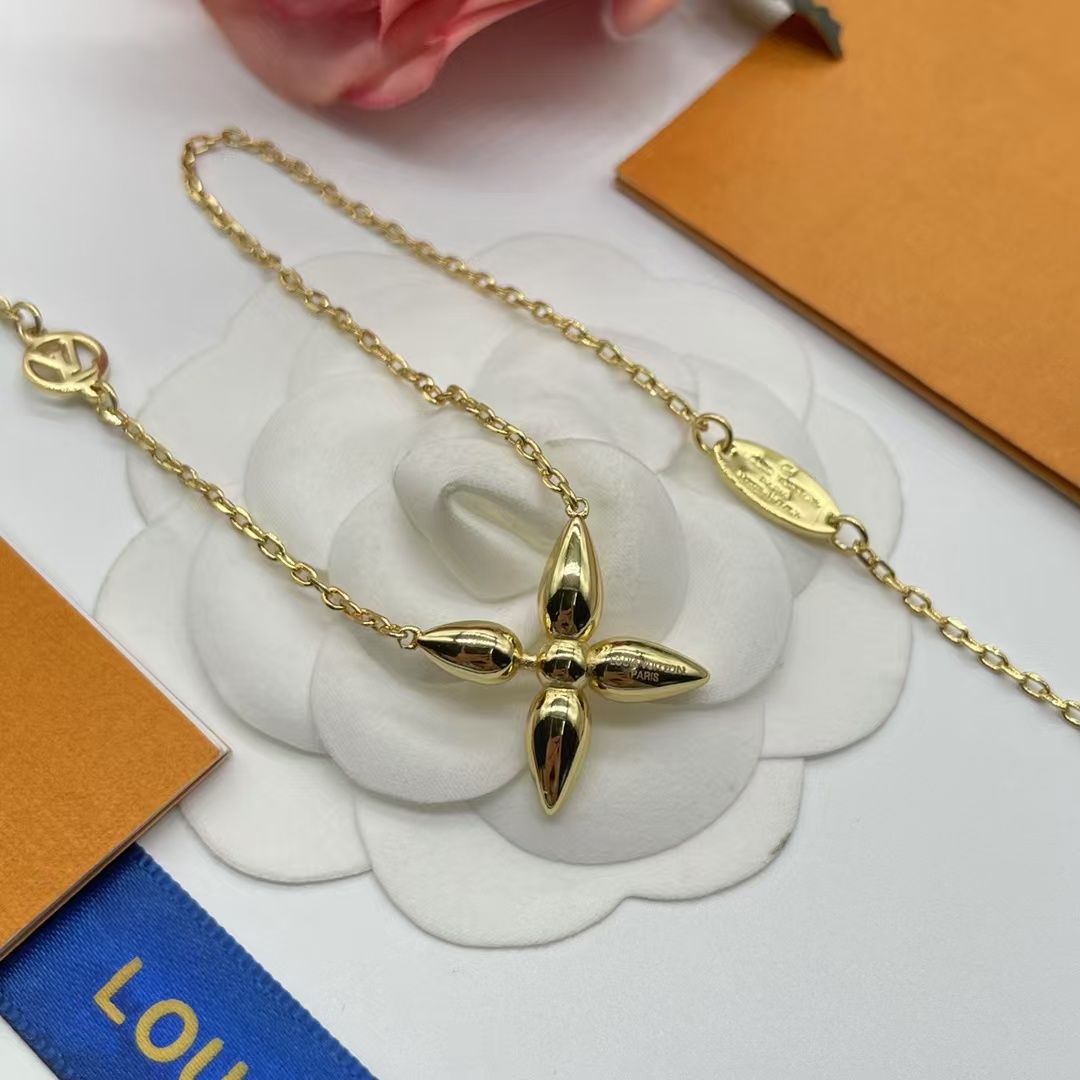 Replica Louis Vuitton Dainty Star Pendant Necklace