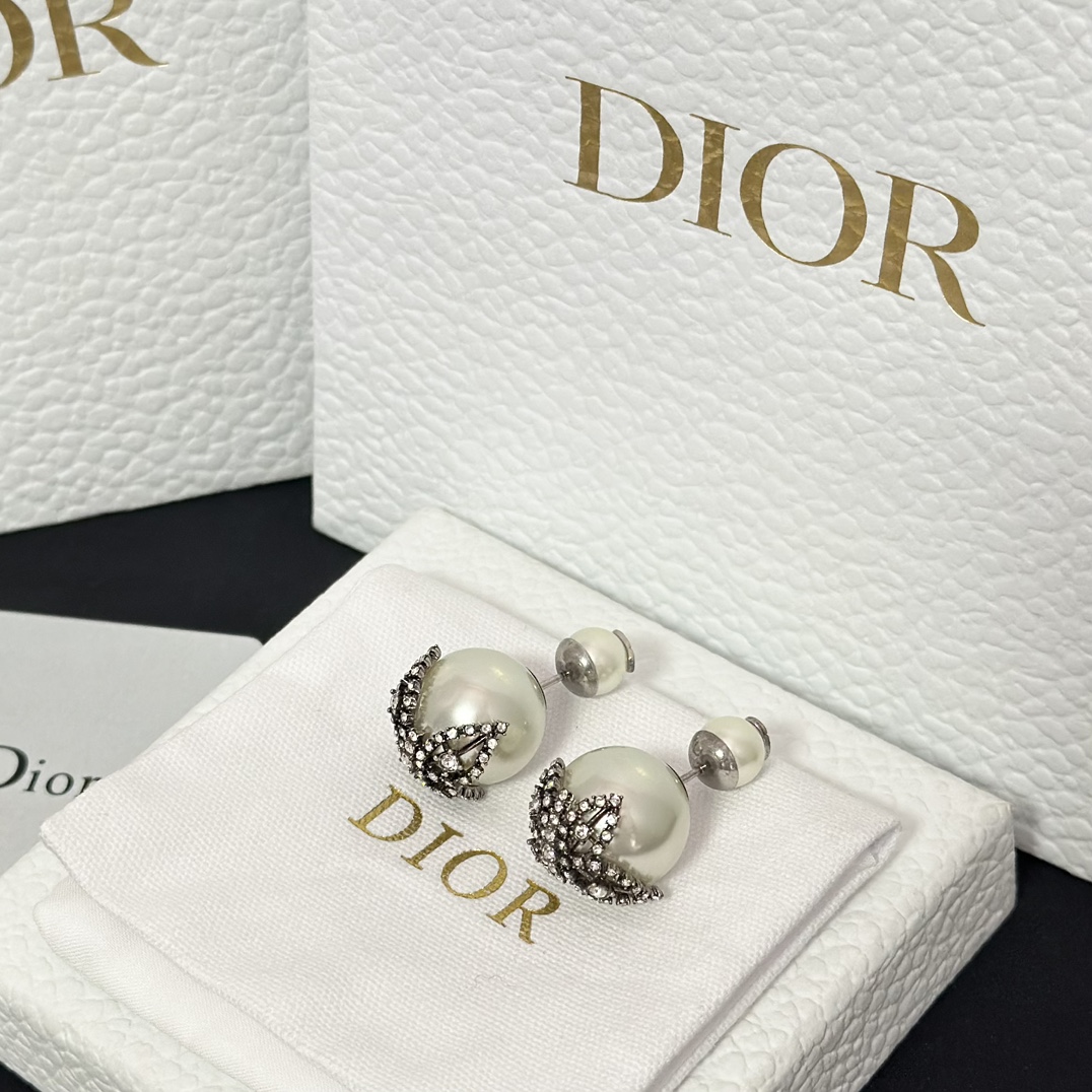 Replica Dior Butterfly Paved on Pearl Stud Earrings
