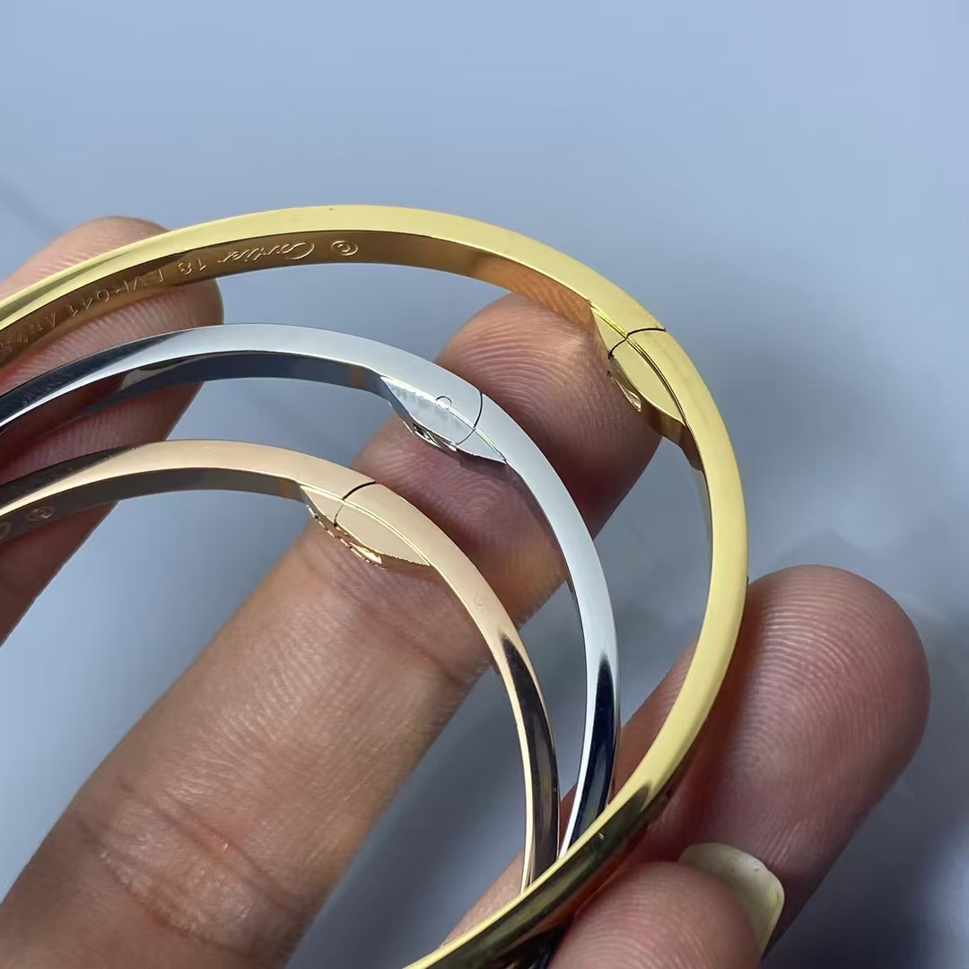 Replica Cartier LOVE Bracelet - Six Diamonds