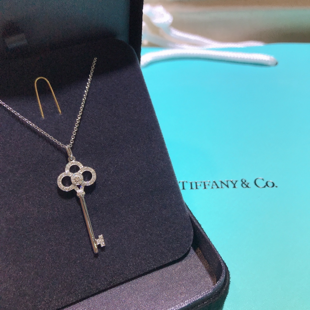 Replica Tiffany Crown Key Pendant Necklace