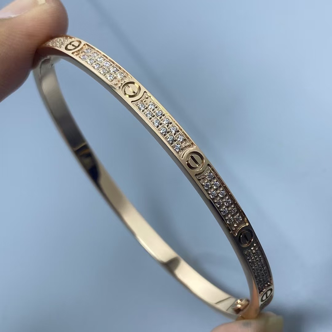 Replica Cartier LOVE Bracelet