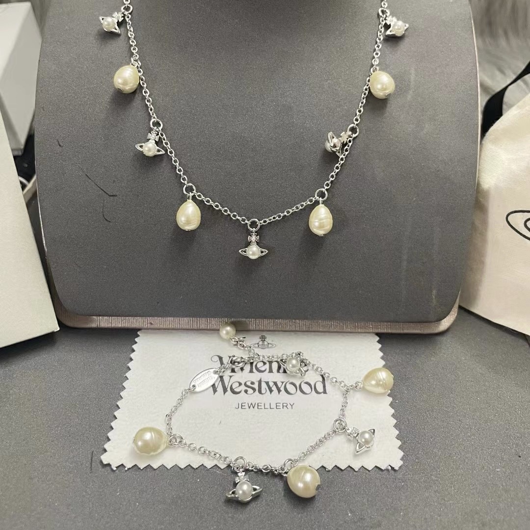 replica Vivienne Westwood Baroque Pearl Saturn Charms Bracelet