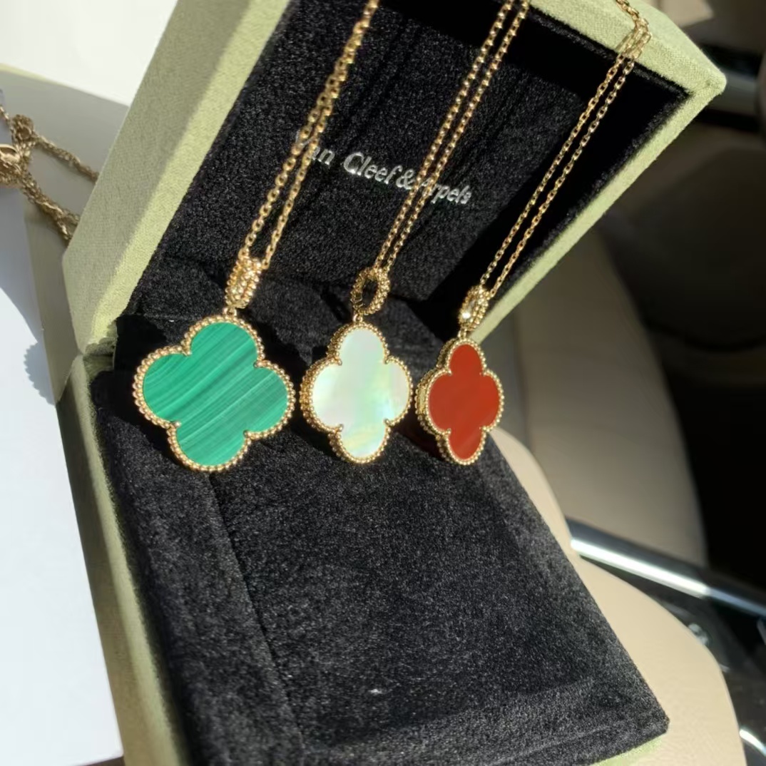 replica Van Cleef & Arpels Vintage Alhambra Pendant Large Clover Sweater Necklace