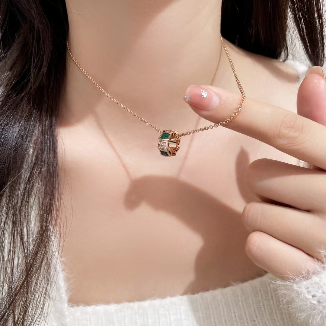 Replica Bvlgari Serpenti Viper Necklace